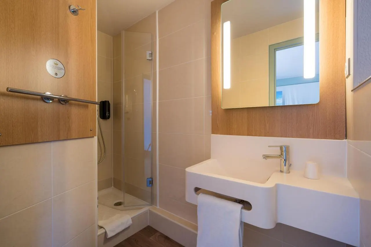 B&B Hotel Auray Carnac 2*,  Francia